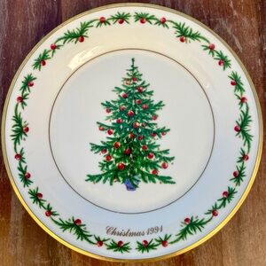 1991 Germany Lenox Christmas Trees Around the World Plate with a Box